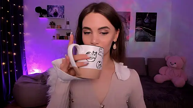 aPieceOfJoy online show from December 21, 10:17 pm