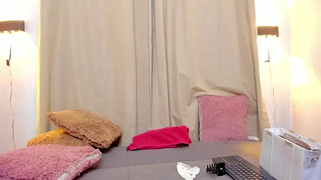 LilyBrunette online show from July 16, 11:33 pm