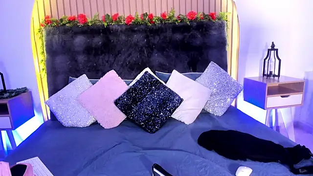 Snapshot of Karlagonzales_ chatting on February 12, 12:48 am Karlagonzales online show from February 12, 12:48 am