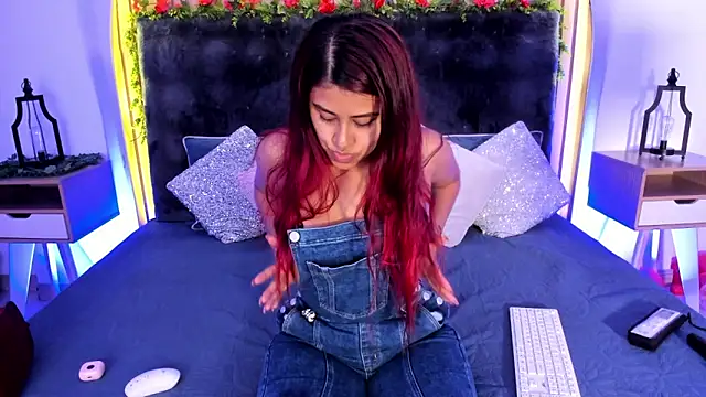 Snapshot of Karlagonzales_ chatting on February 18, 8:47 pm Karlagonzales online show from February 18, 8:47 pm