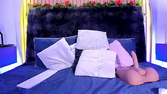 Snapshot of Karlagonzales_ chatting on February 21, 9:43 pm Karlagonzales online show from February 21, 9:43 pm