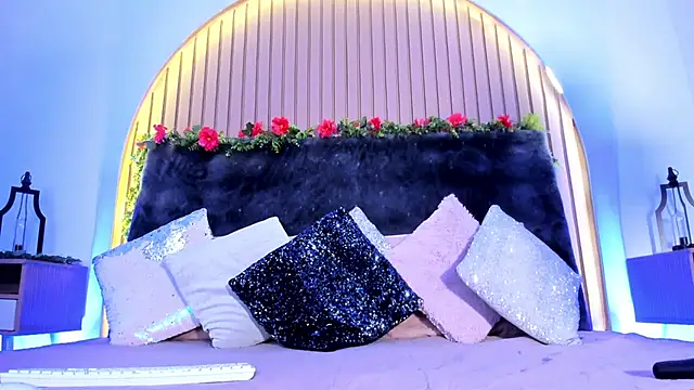 Snapshot of Karlagonzales_ chatting on February 23, 2:14 pm Karlagonzales online show from February 23, 2:14 pm