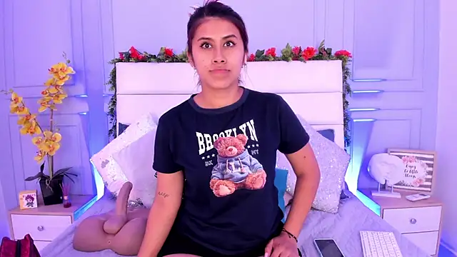 Snapshot of Karlagonzales_ chatting on March 7, 7:27 pm Karlagonzales online show from March 7, 7:27 pm