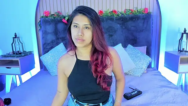 Snapshot of Karlagonzales_ chatting on October 21, 9:43 am Karlagonzales online show from October 21, 9:43 am