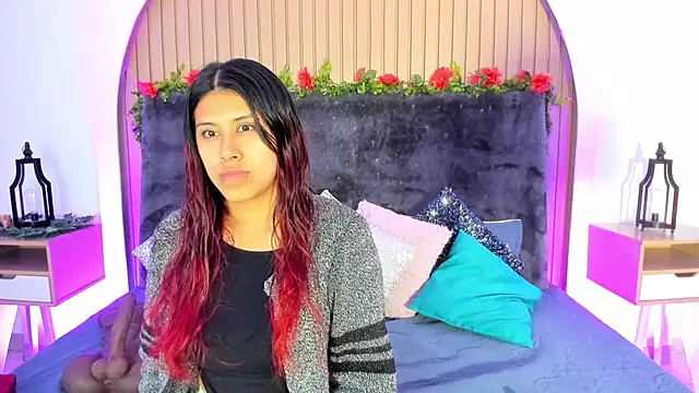 Snapshot of Karlagonzales_ chatting on November 9, 10:35 am Karlagonzales online show from November 9, 10:35 am