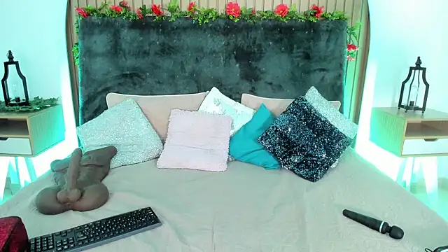 Snapshot of Karlagonzales_ chatting on November 28, 10:18 am Karlagonzales online show from November 28, 10:18 am