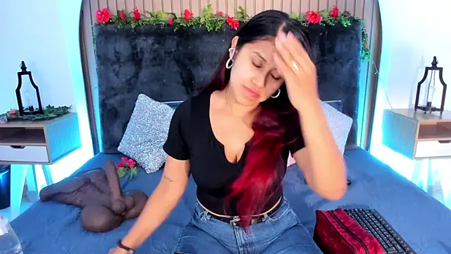 Snapshot of Karlagonzales_ chatting on January 13, 11:48 am Karlagonzales online show from January 13, 11:48 am