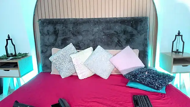 Snapshot of Karlagonzales_ chatting on February 7, 6:55 pm Karlagonzales online show from February 7, 6:55 pm