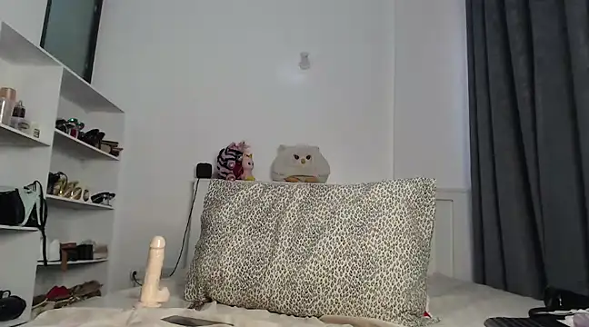 peeky pinky online show from December 7, 8:44 am