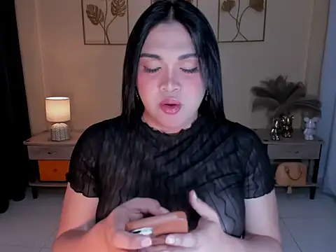 Snapshot of MaxeneCullens chatting on May 26, 3:24 am MaxeneCullens online show from May 26, 3:24 am
