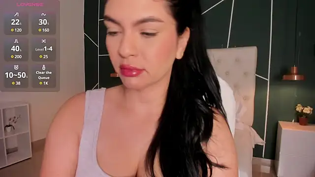 Snapshot of Veronicalanx1 chatting on February 6, 11:43 am Veronicalanx1 online show from February 6, 11:43 am