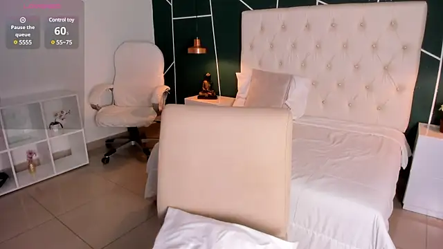 Snapshot of Veronicalanx1 chatting on February 15, 12:22 pm Veronicalanx1 online show from February 15, 12:22 pm