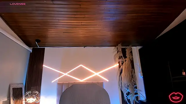 Veronicalanx1 online show from February 10, 11:47 am