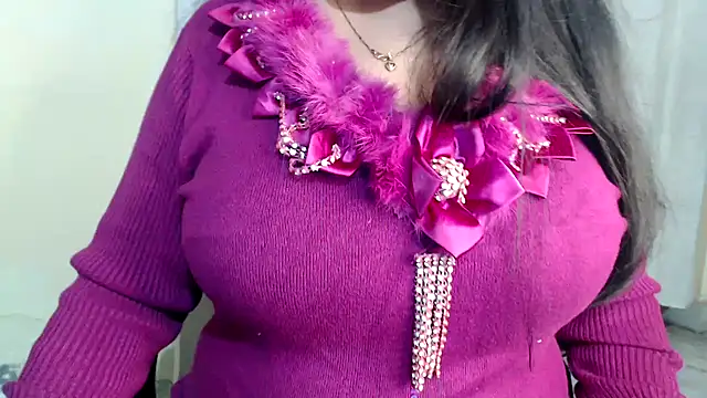 Snapshot of HOT_CHILLY chatting on February 22, 6:41 pm HOT CHILLY online show from February 22, 6:41 pm