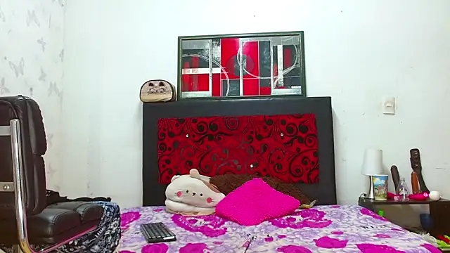 LexiStone  online show from March 17, 5:45 am