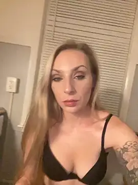 Snapshot of superrnovaaa777 chatting on November 23, 4:34 am superrnovaaa777 online show from November 23, 4:34 am