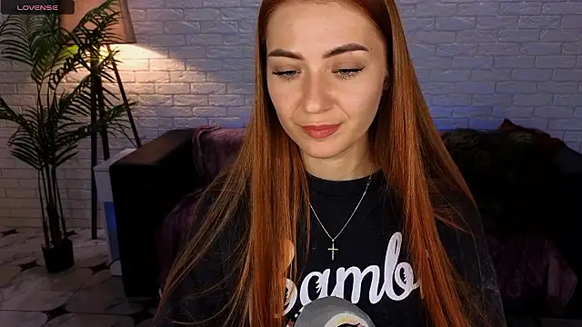 Adelyna Bird online show from December 2, 10:39 am