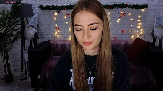 Adelyna Bird online show from December 21, 11:44 am