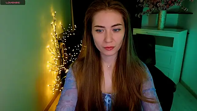 Adelyna Bird online show from April 30, 6:31 am