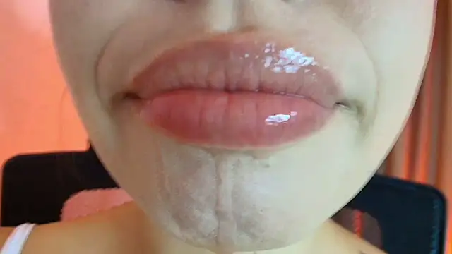 Snapshot of lisbet21x chatting on June 25, 9:41 pm lisbet21x online show from June 25, 9:41 pm