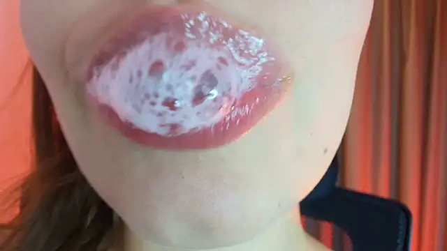 Snapshot of lisbet21x chatting on July 10, 9:28 pm lisbet21x online show from July 10, 9:28 pm