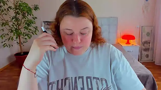 Snapshot of PolinaSalvatore chatting on June 5, 12:22 pm PolinaSalvatore online show from June 5, 12:22 pm