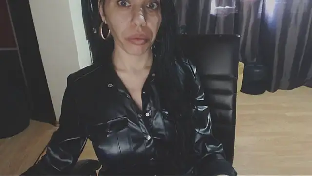 GoldenSasha online show from February 26, 5:50 pm