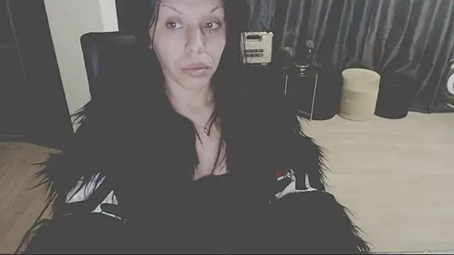 GoldenSasha online show from December 1, 10:15 pm