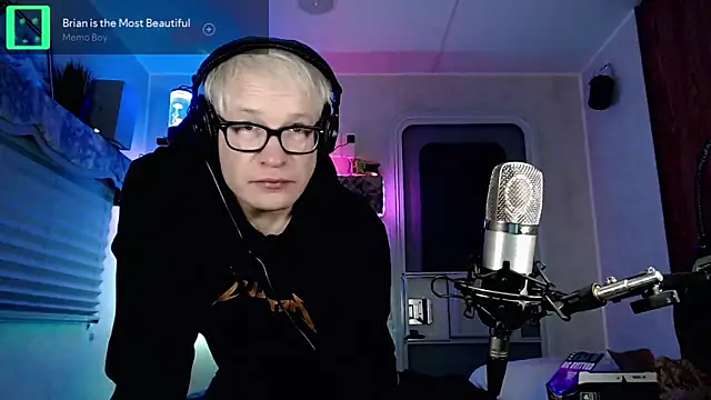 Snarfle82 online show from February 5, 11:55 am