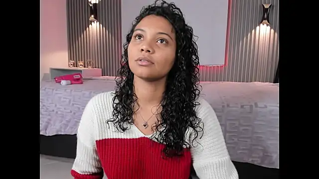 Snapshot of Zafiiraa chatting on June 5, 5:58 am Zafiiraa online show from June 5, 5:58 am
