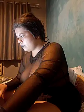 Snapshot of niCuNin chatting on October 13, 12:43 am niCuNin online show from October 13, 12:43 am