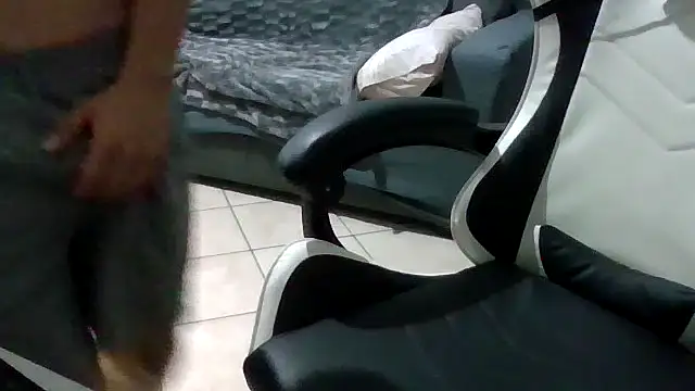 Snapshot of simoninside25 chatting on September 10, 7:03 pm simoninside25 online show from September 10, 7:03 pm