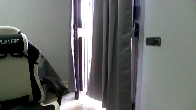 Snapshot of simoninside25 chatting on September 16, 3:13 pm simoninside25 online show from September 16, 3:13 pm