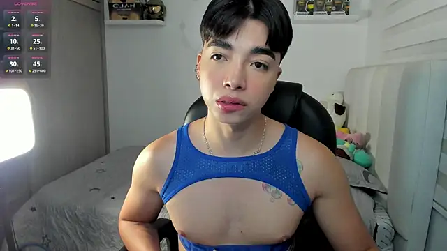 santy7v7 online show from December 4, 1:31 pm