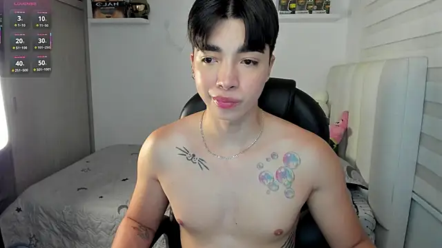 santy7v7 online show from December 16, 1:27 pm