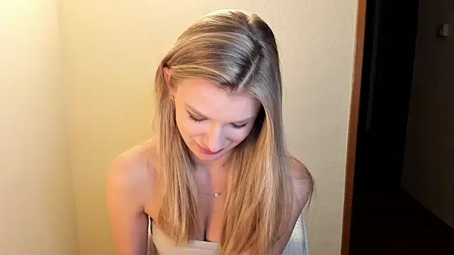 Annloveyou online show from December 9, 11:13 pm