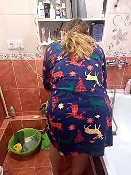 Snapshot of DienkaGreen chatting on December 13, 10:45 pm DienkaGreen online show from December 13, 10:45 pm