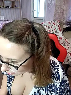 Snapshot of DienkaGreen chatting on December 25, 8:07 am DienkaGreen online show from December 25, 8:07 am