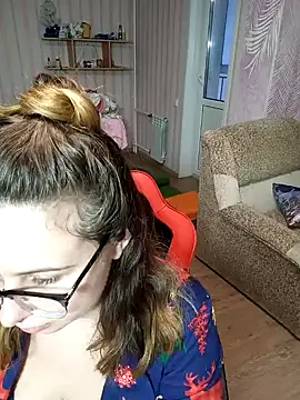 Snapshot of DienkaGreen chatting on January 13, 10:25 am DienkaGreen online show from January 13, 10:25 am