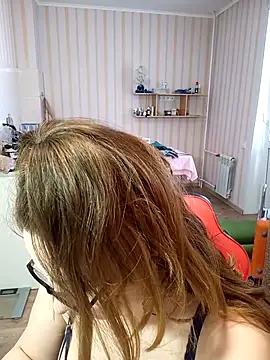 Snapshot of DienkaGreen chatting on February 23, 5:23 am DienkaGreen online show from February 23, 5:23 am