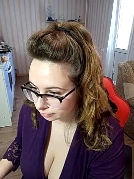 Snapshot of DienkaGreen chatting on February 24, 6:27 am DienkaGreen online show from February 24, 6:27 am