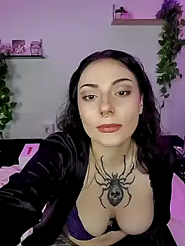 Snapshot of Moxxxie chatting on December 5, 5:17 pm Moxxxie online show from December 5, 5:17 pm