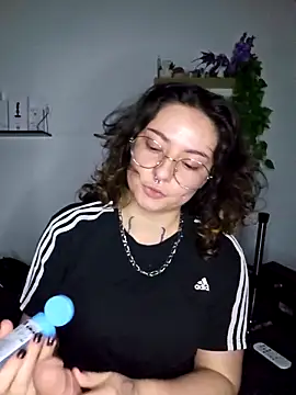 Snapshot of Moxxxie chatting on September 29, 5:34 am Moxxxie online show from September 29, 5:34 am