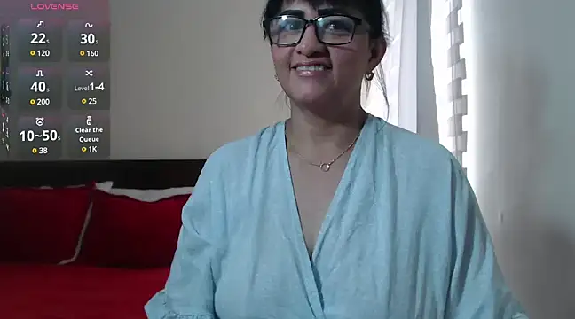 Snapshot of ISABEEL_SOFIA01 chatting on February 7, 7:49 pm ISABEEL SOFIA01 online show from February 7, 7:49 pm