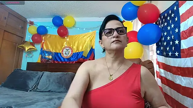 ISABEEL SOFIA01 online show from July 4, 7:20 pm