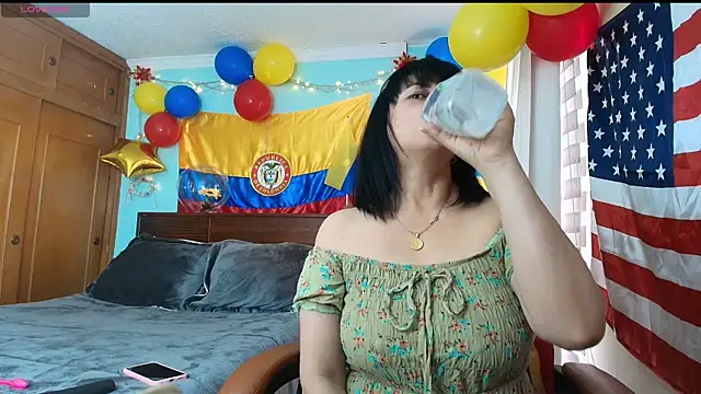 ISABEEL SOFIA01 online show from July 6, 8:55 pm