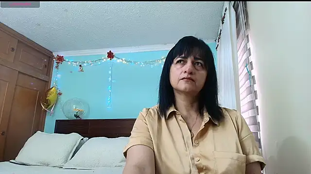 ISABEEL SOFIA01 online show from July 15, 12:43 pm