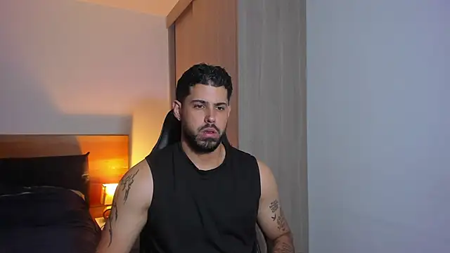 Snapshot of Justyn_Torres chatting on December 5, 4:55 pm Justyn Torres online show from December 5, 4:55 pm