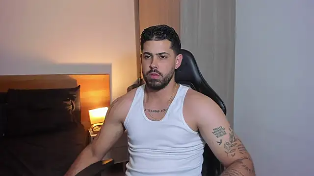 Snapshot of Justyn_Torres chatting on December 10, 7:11 pm Justyn Torres online show from December 10, 7:11 pm