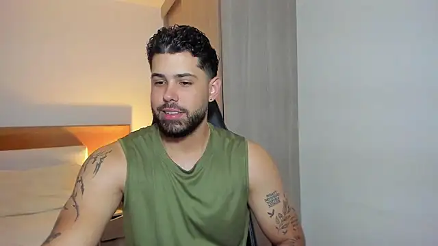 Snapshot of Justyn_Torres chatting on January 3, 9:36 pm Justyn Torres online show from January 3, 9:36 pm